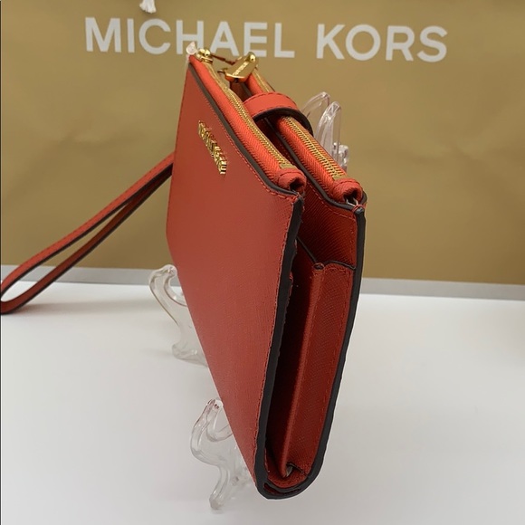 MICHAEL KORS JET SET TRAVEL LG DOUBLE ZIP WRISTLET - Picture 8 of 16